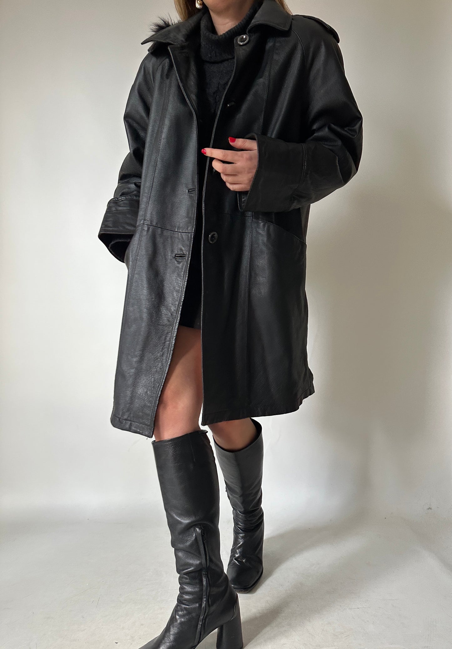 Giacca in pelle nera imbottita