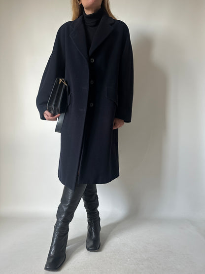 Minimal navy coat