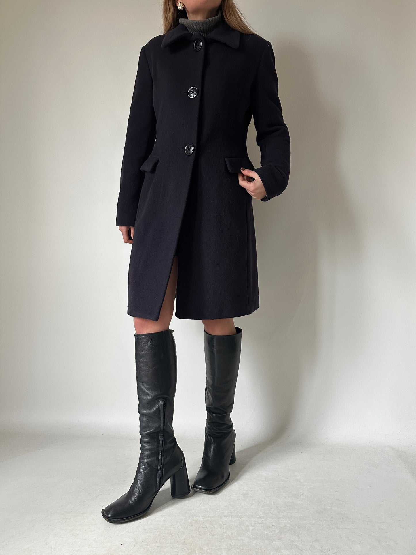 100% wool navy slim coat