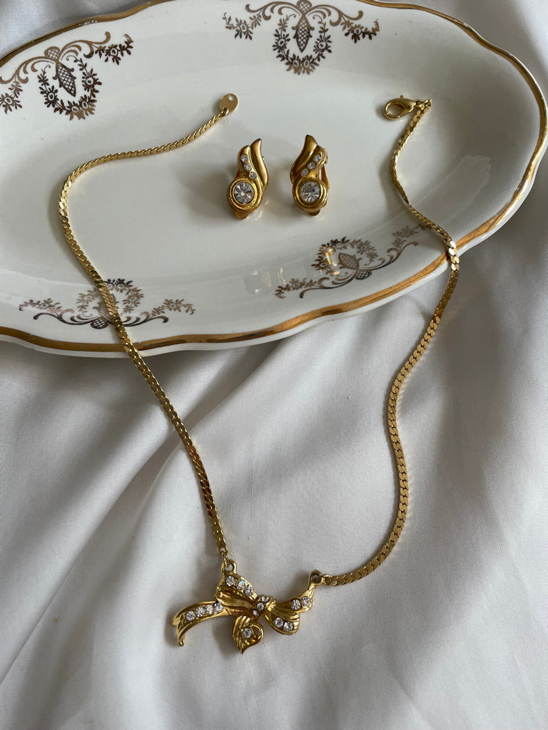 Orecchini goccia oro con zirconi