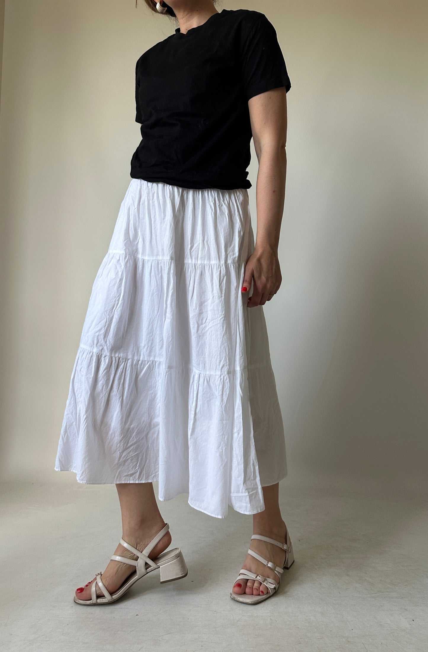 Essential 100% cotton white skirt