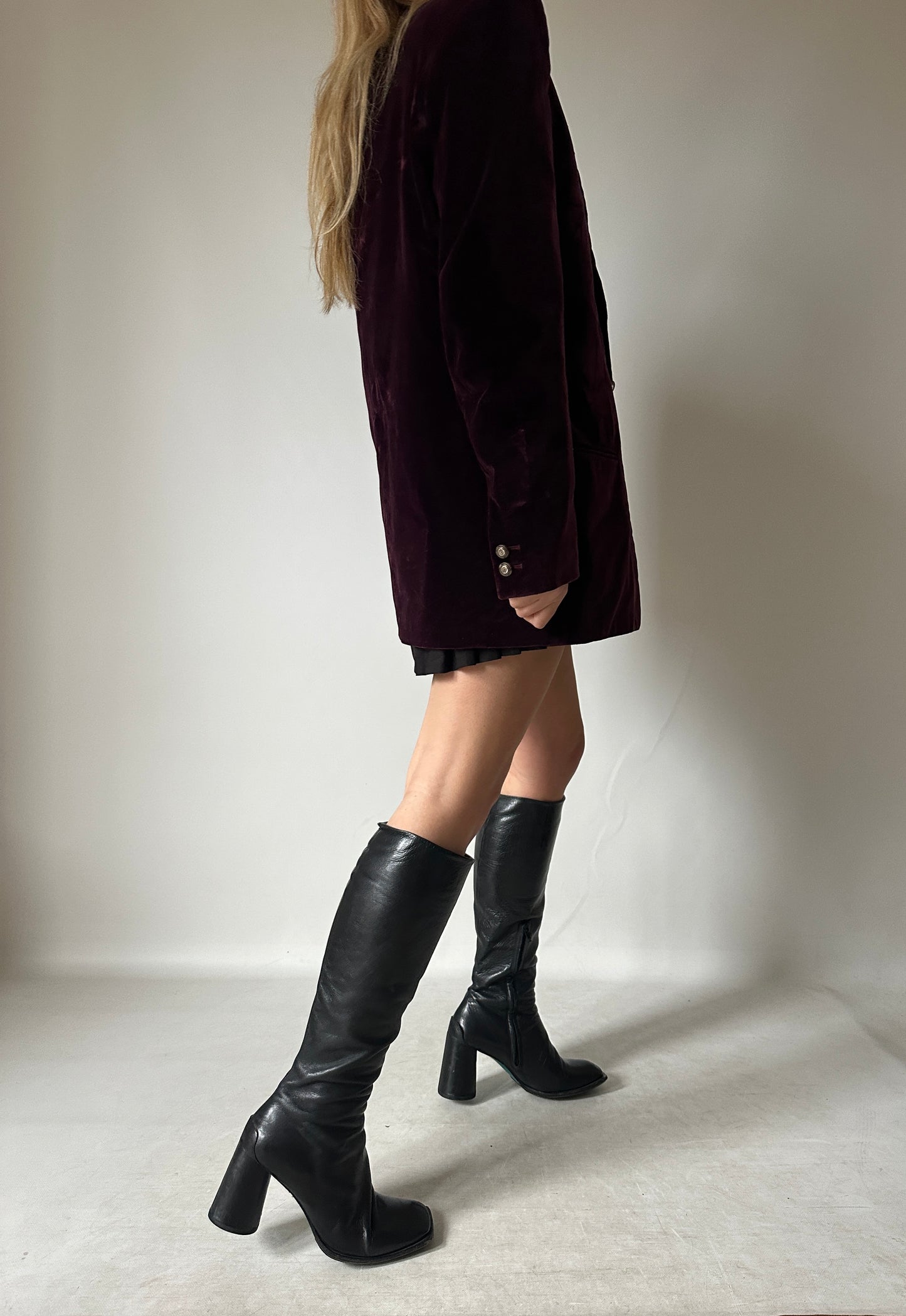 Oversize burgundy velvet blazer