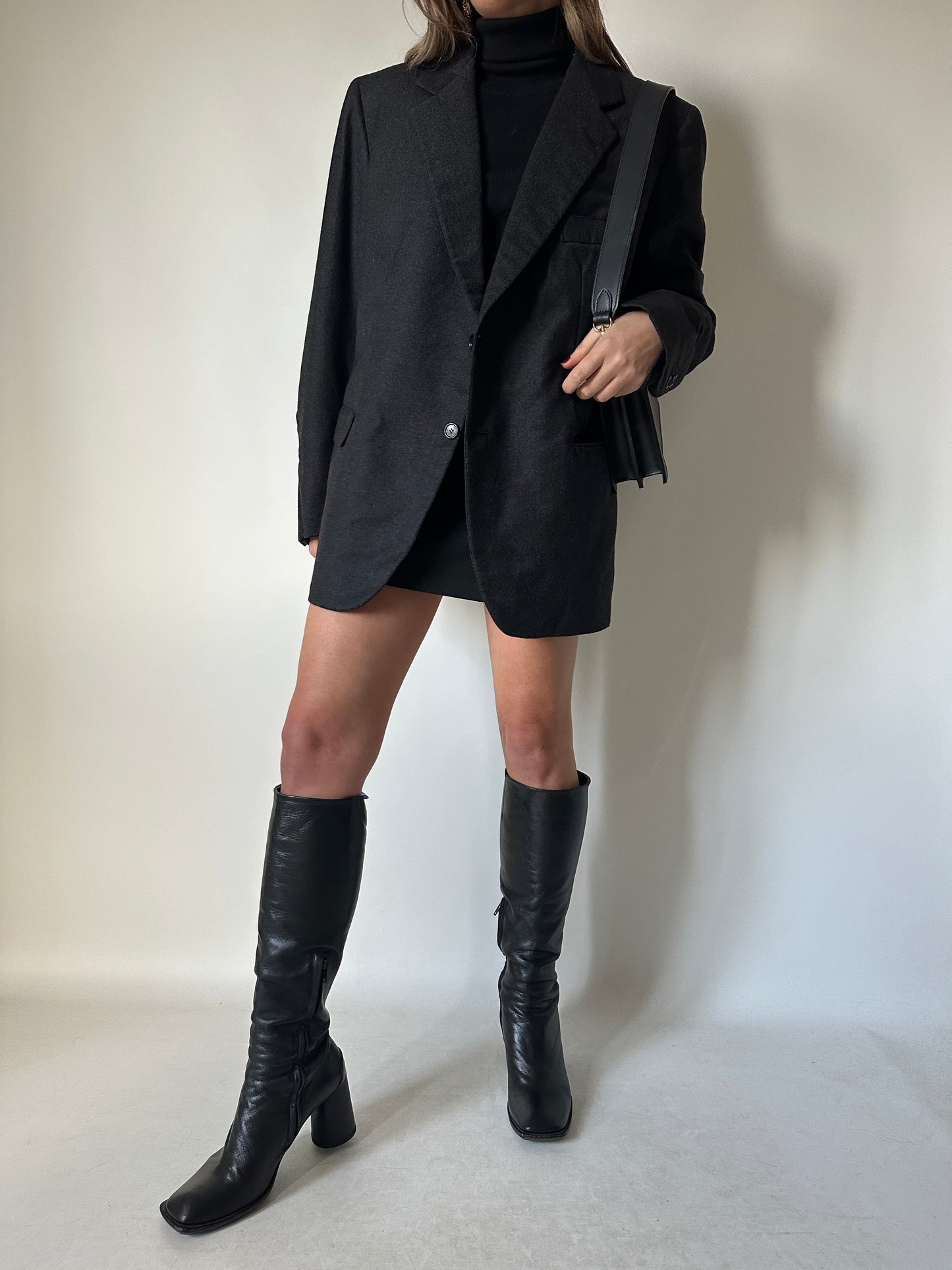 Minimal wool dark grey blazer