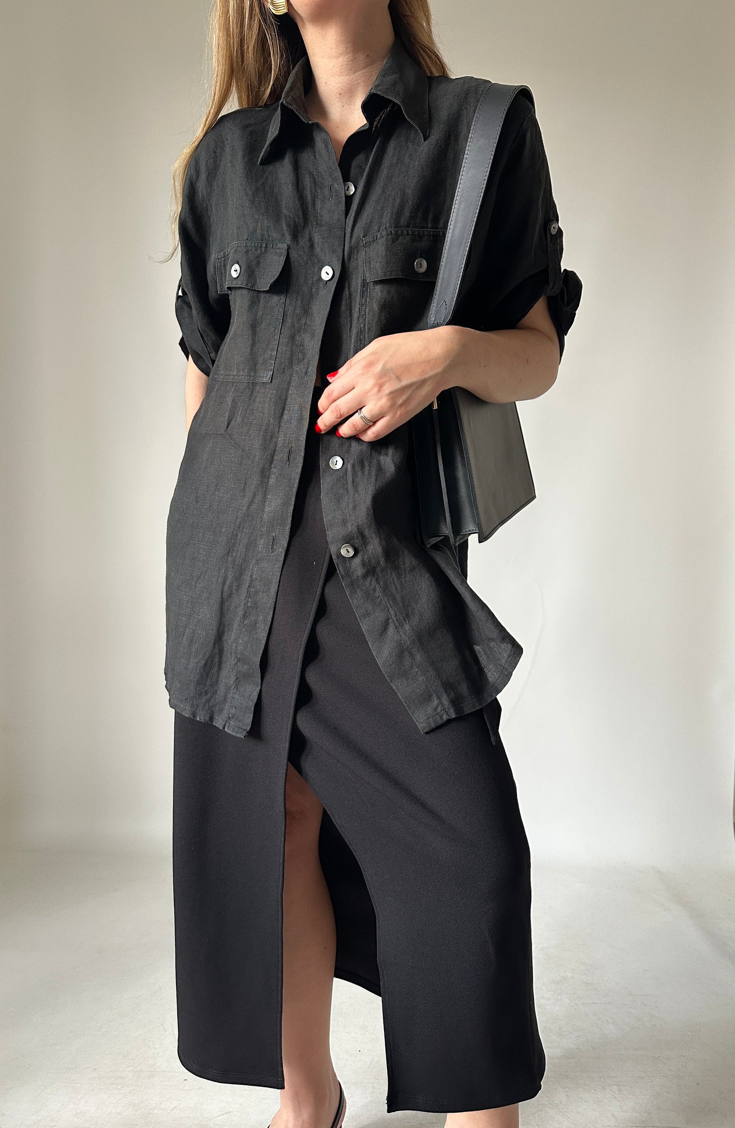 Minimal 100% linen black shirt