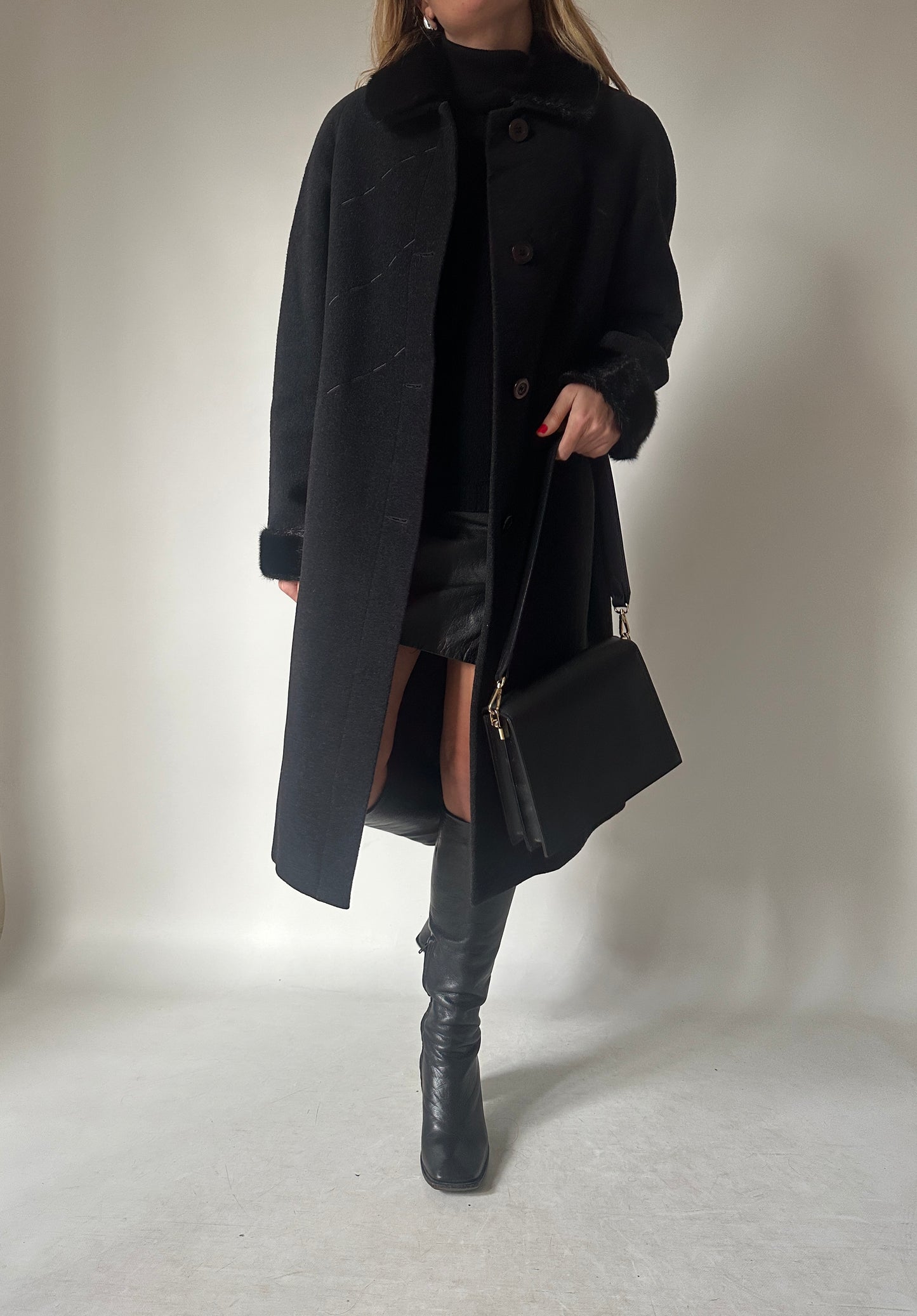 Cappotto in cachemire con bordi in visone
