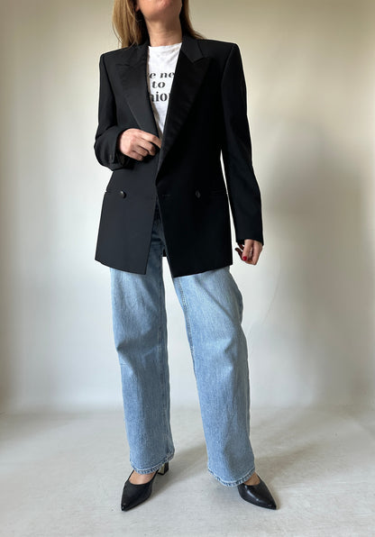 Precious black smoking blazer
