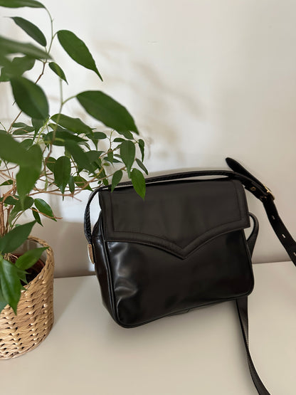 Minimal chocolate leather bag