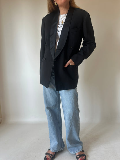 Tailored black double-breast smoking blazer