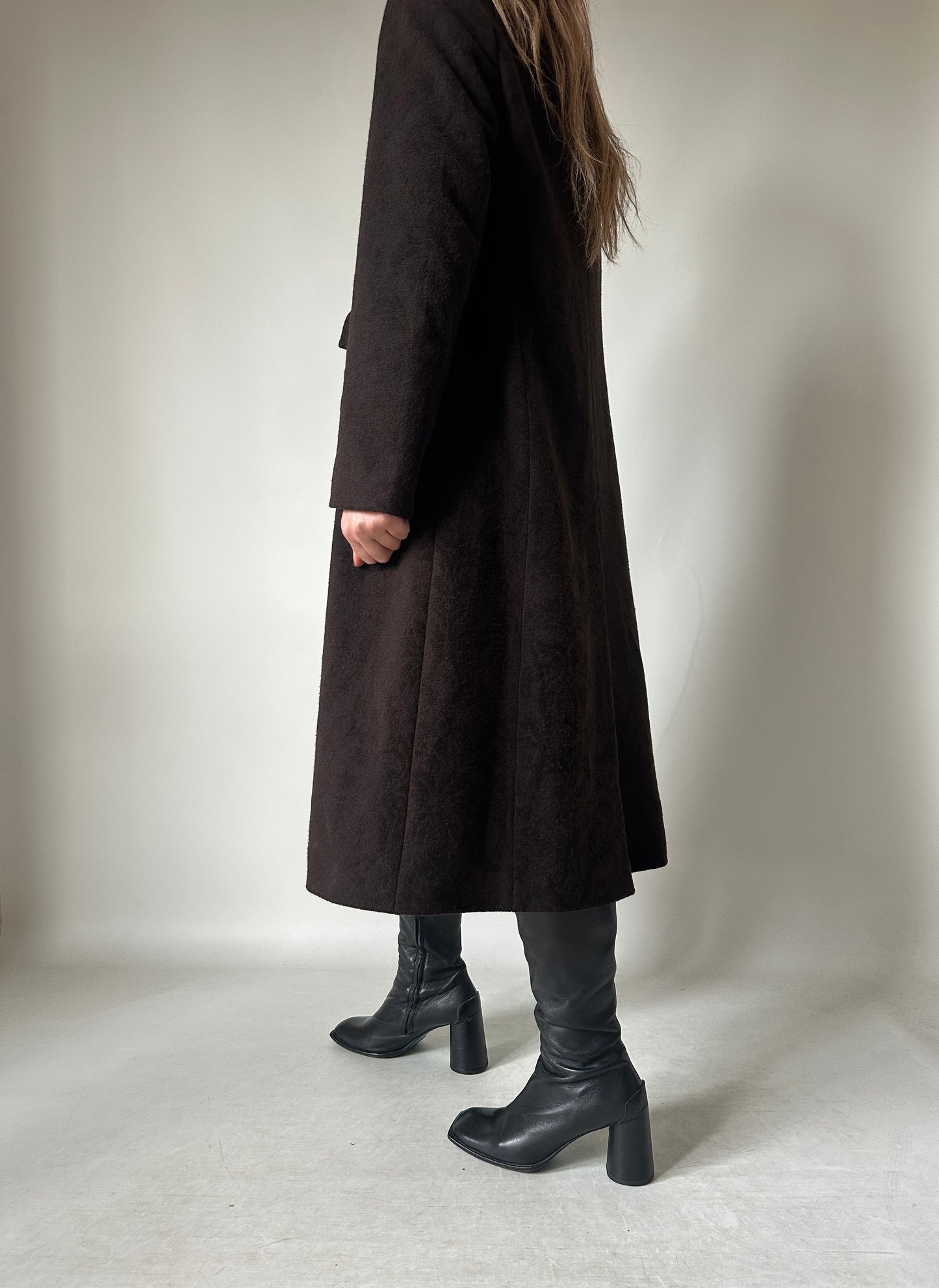 Cappotto haute couture in lana cioccolato