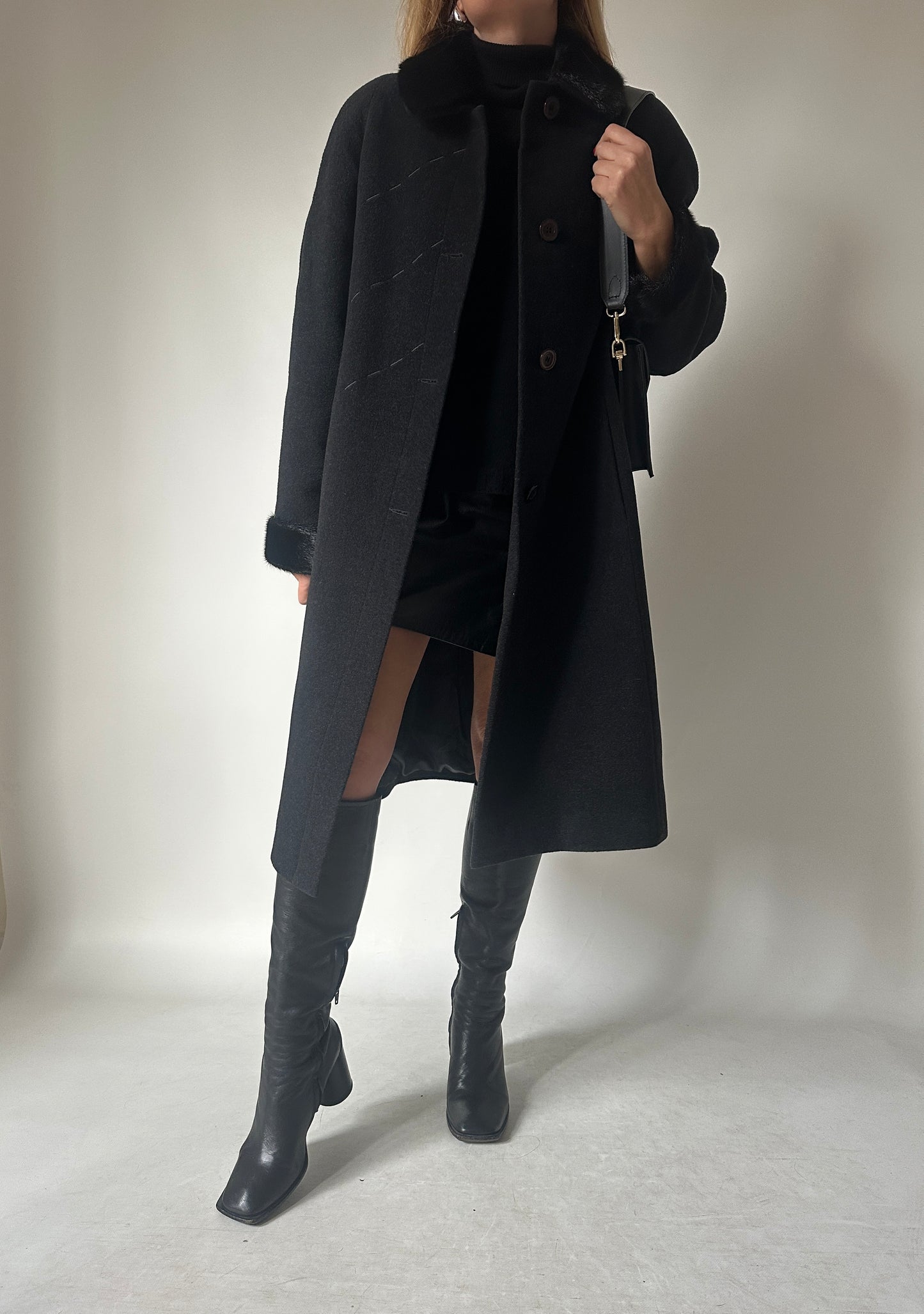 Cappotto in cachemire con bordi in visone