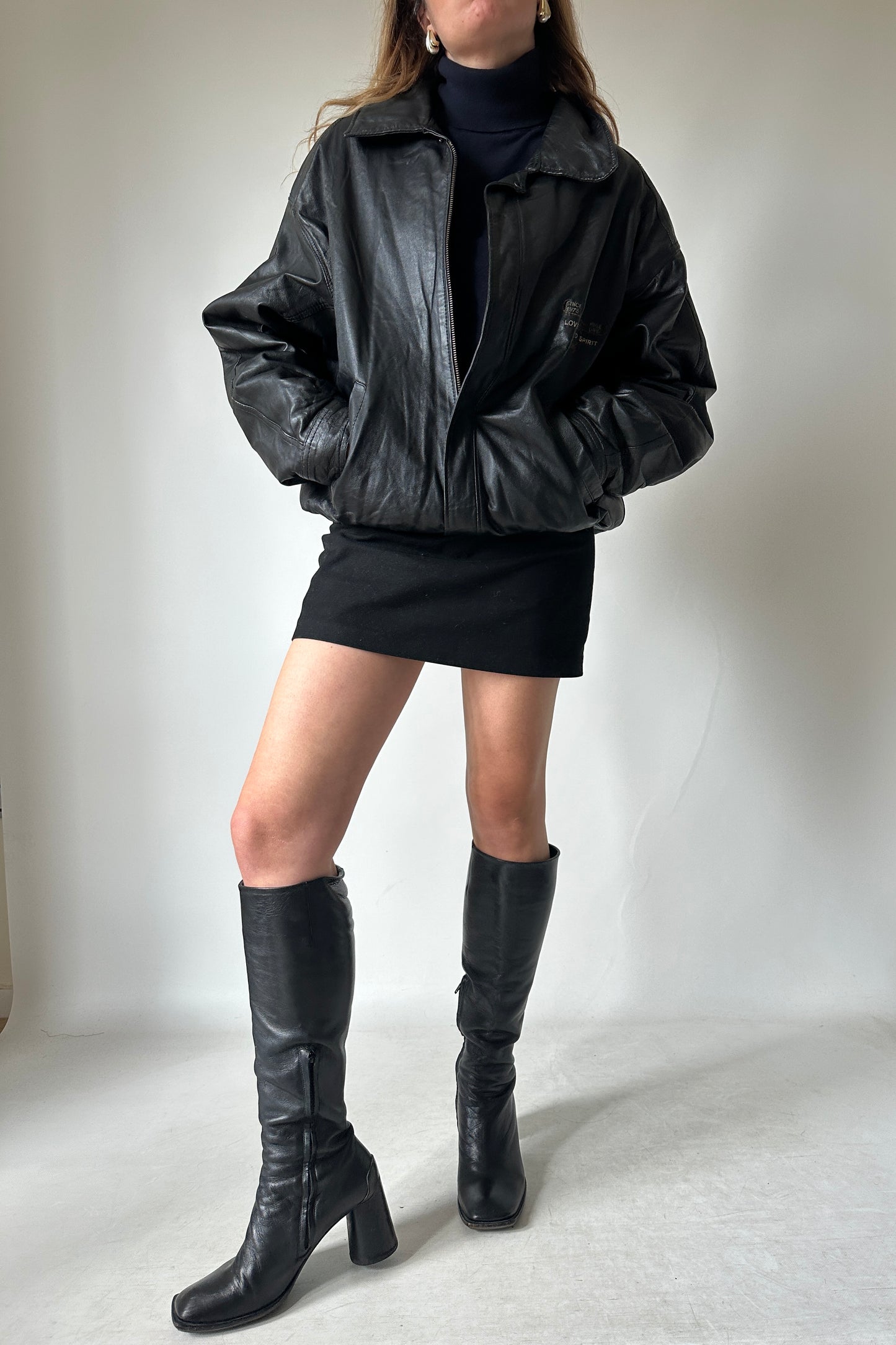 Genderless oversize leather bomber