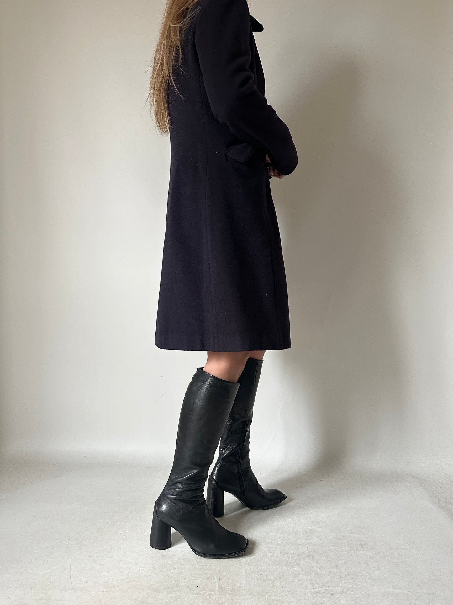 100% wool navy slim coat