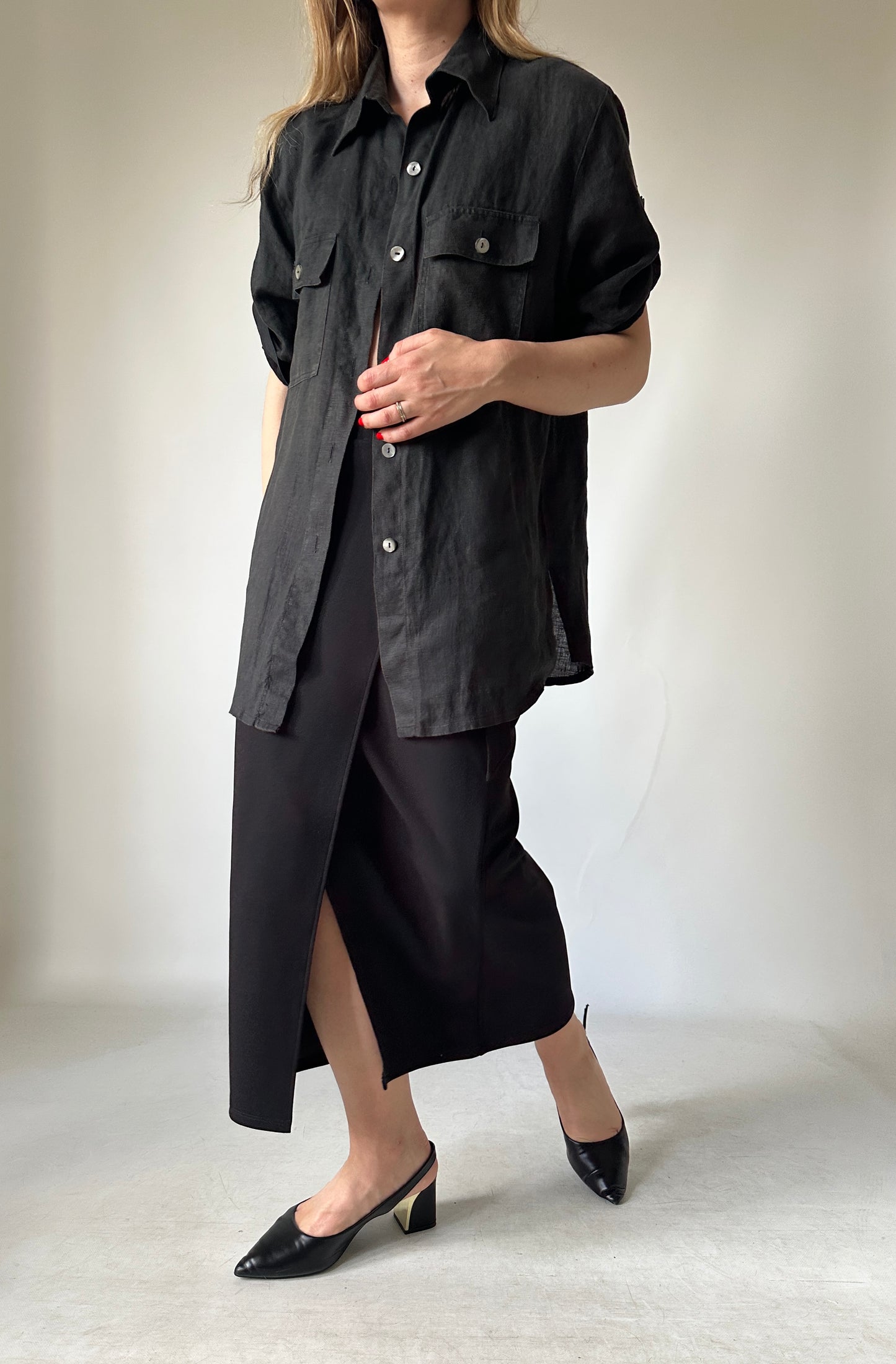 Minimal 100% linen black shirt
