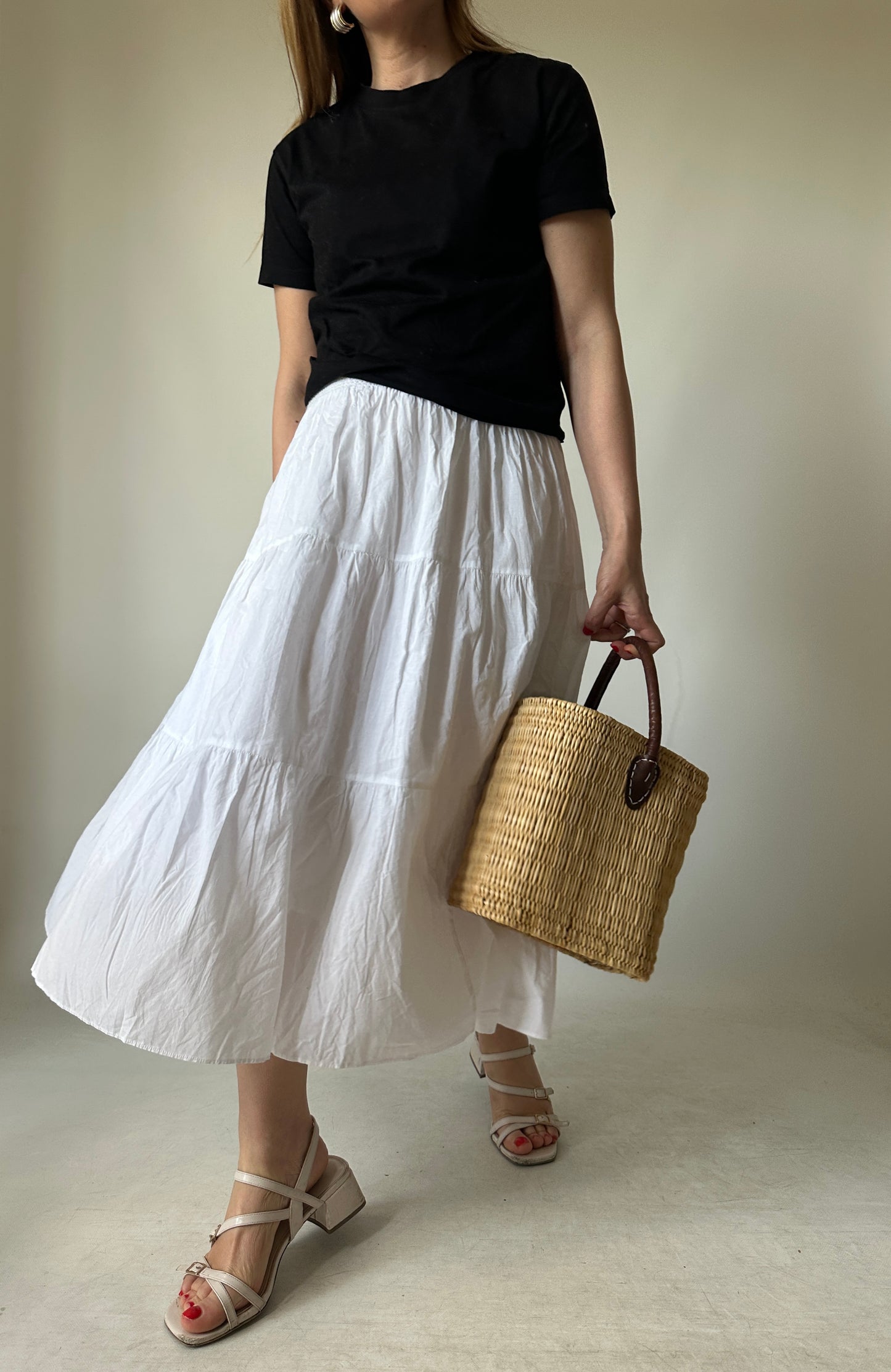 Essential 100% cotton white skirt