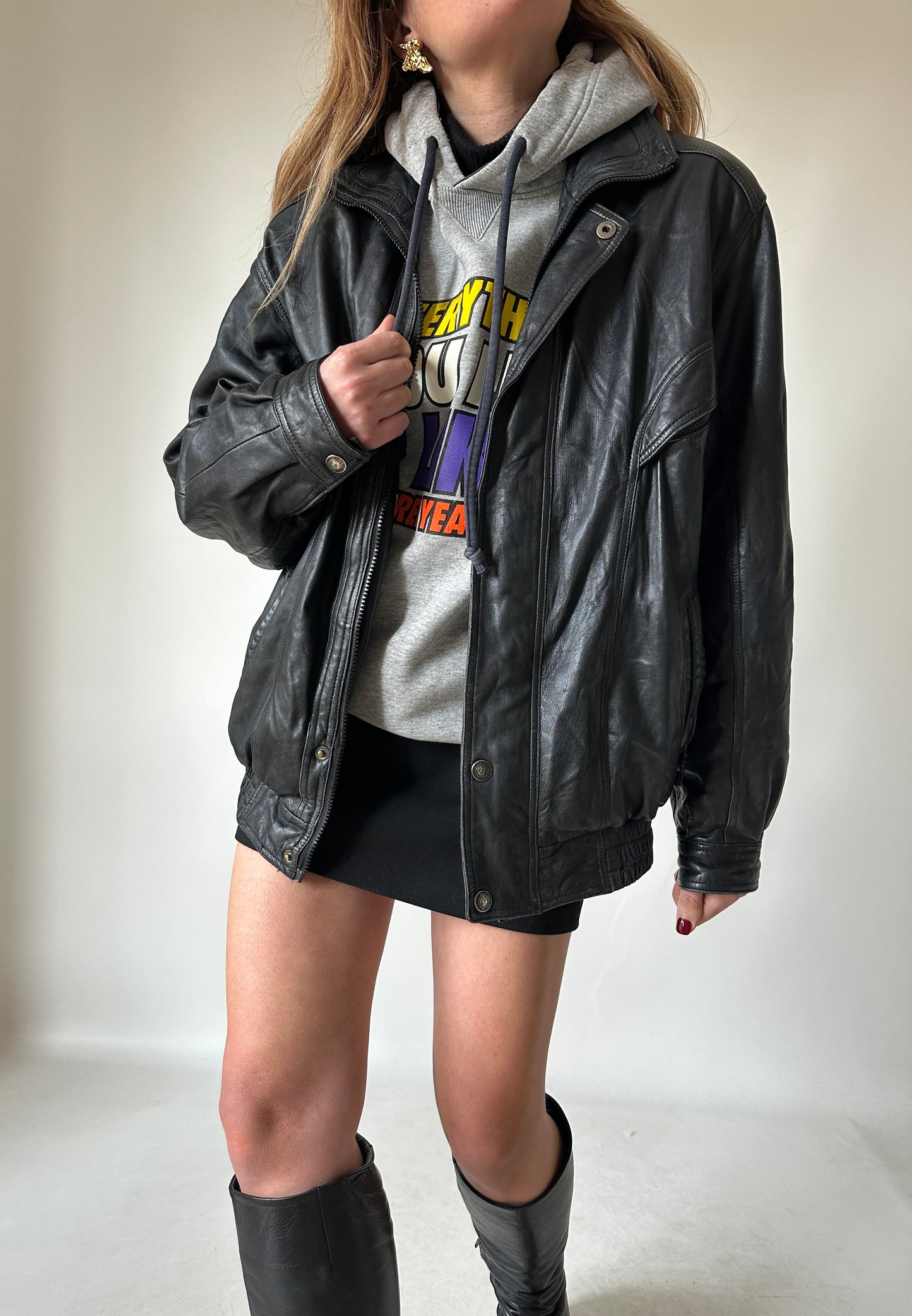 Passpartour black leather bomber