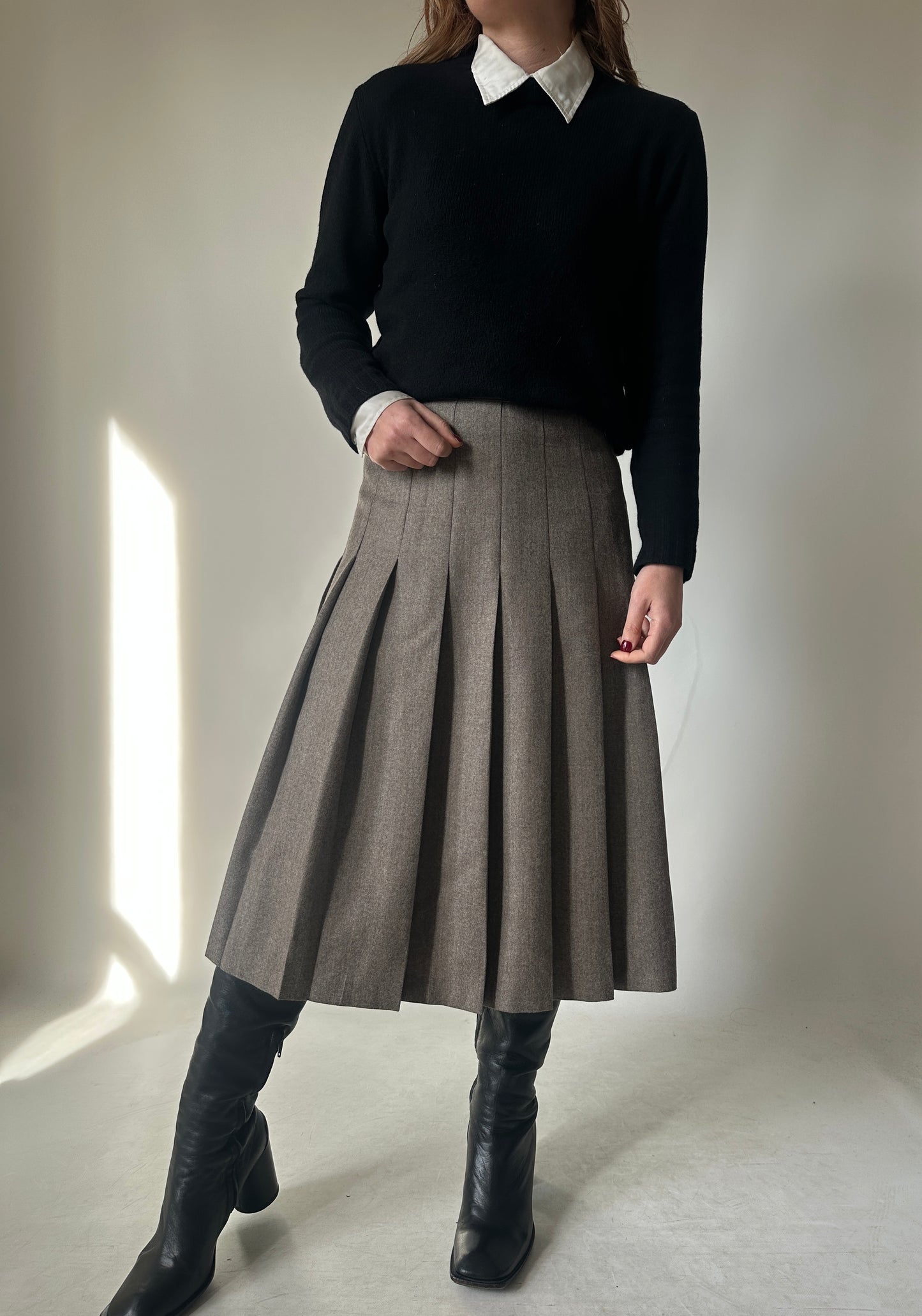 Virgin wool grey pleated long skirt