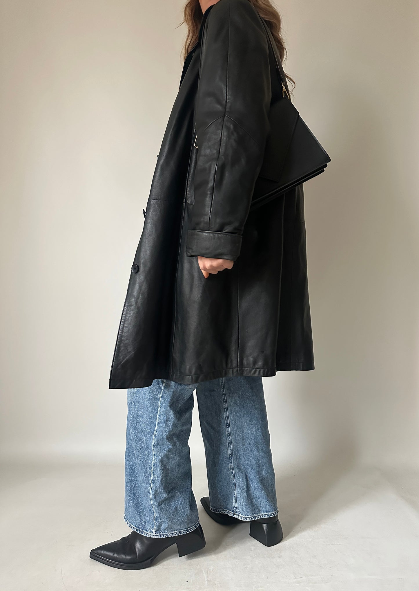 Trench trapuntato in pelle nera