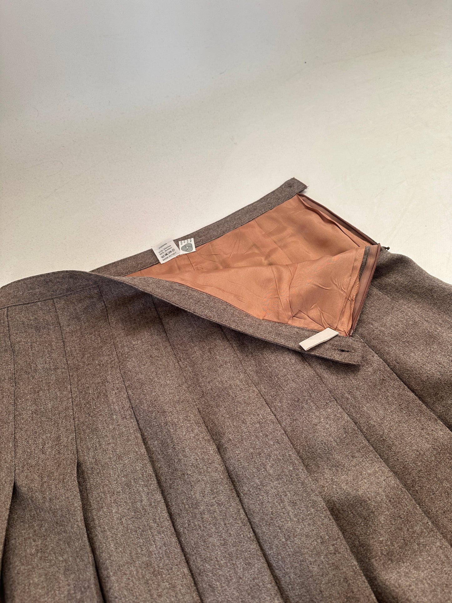 Virgin wool grey pleated long skirt