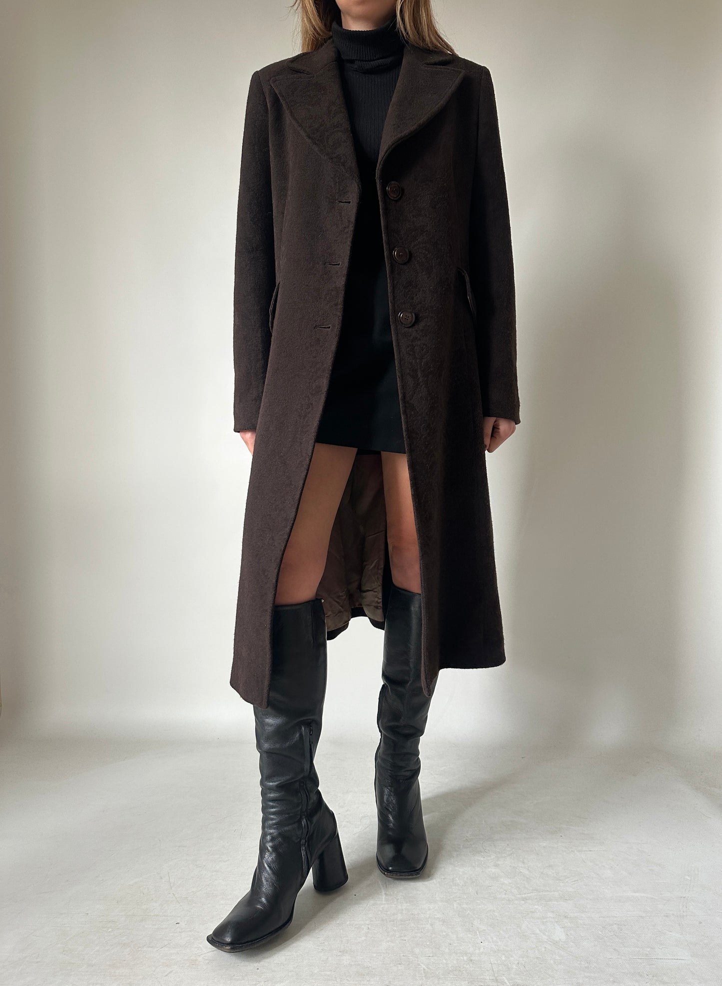 Cappotto haute couture in lana cioccolato