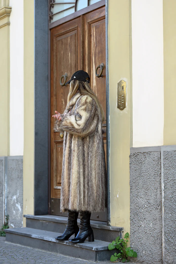 Stupenda pelliccia lunga in volpe
