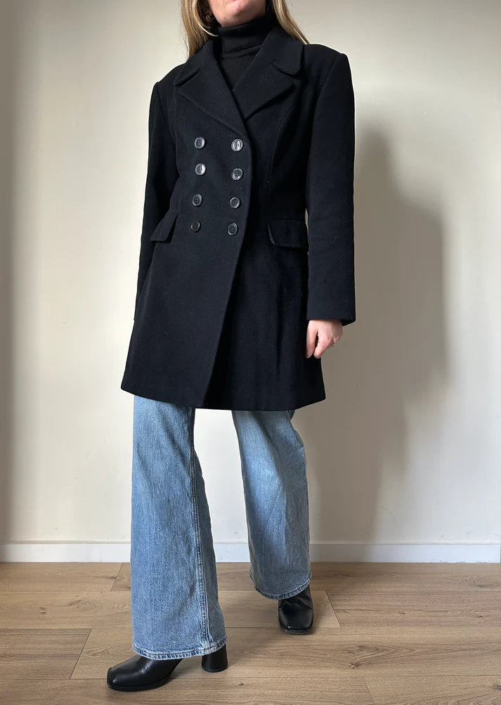 Chic cappotto nero doppiopetto