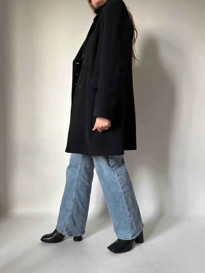 Chic cappotto nero doppiopetto