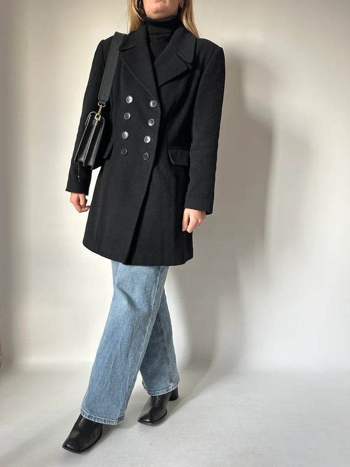 Chic cappotto nero doppiopetto