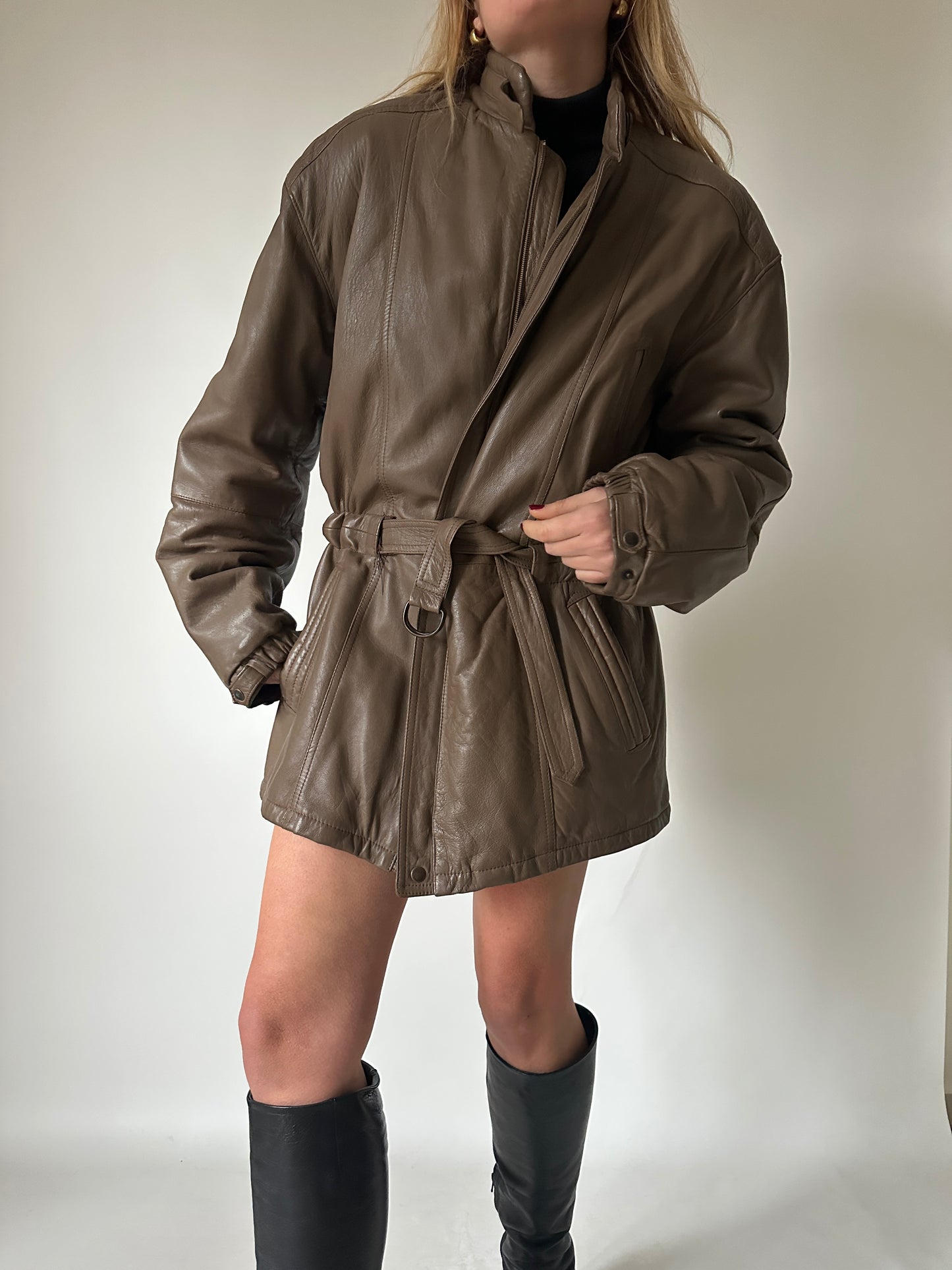 Giacca tortora in pelle imbottita